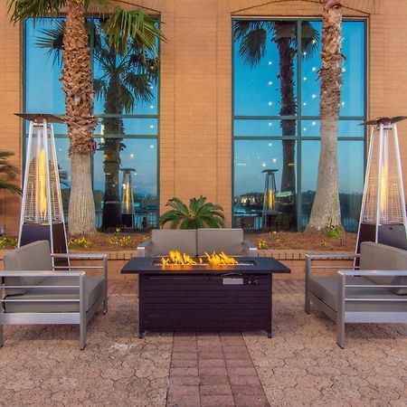 Marriott Savannah Riverfront Exterior photo