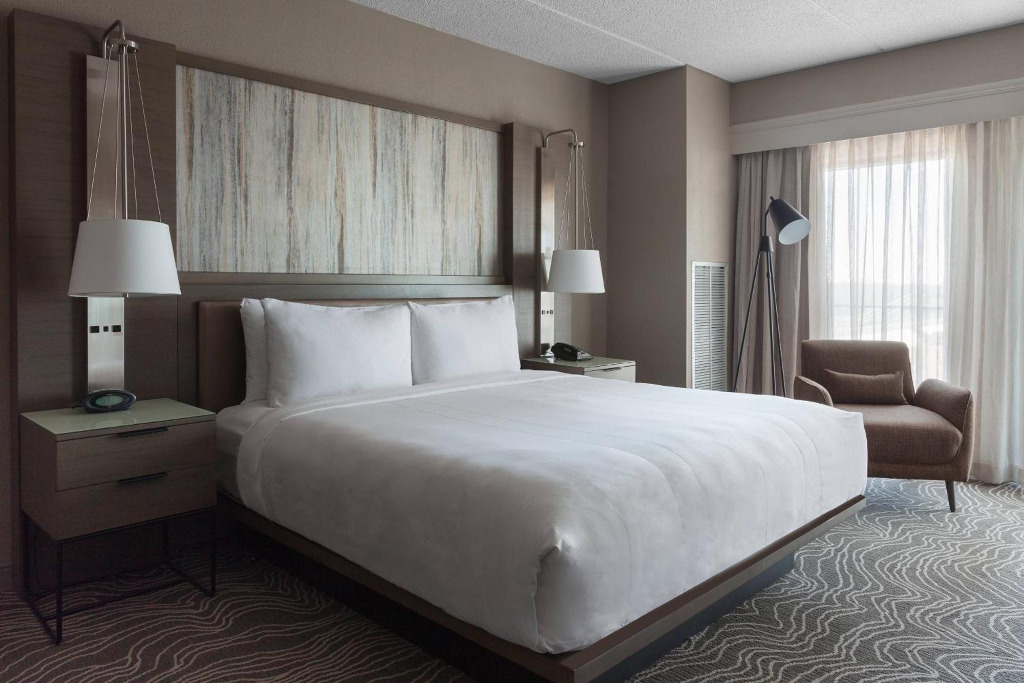 Marriott Savannah Riverfront Exterior photo