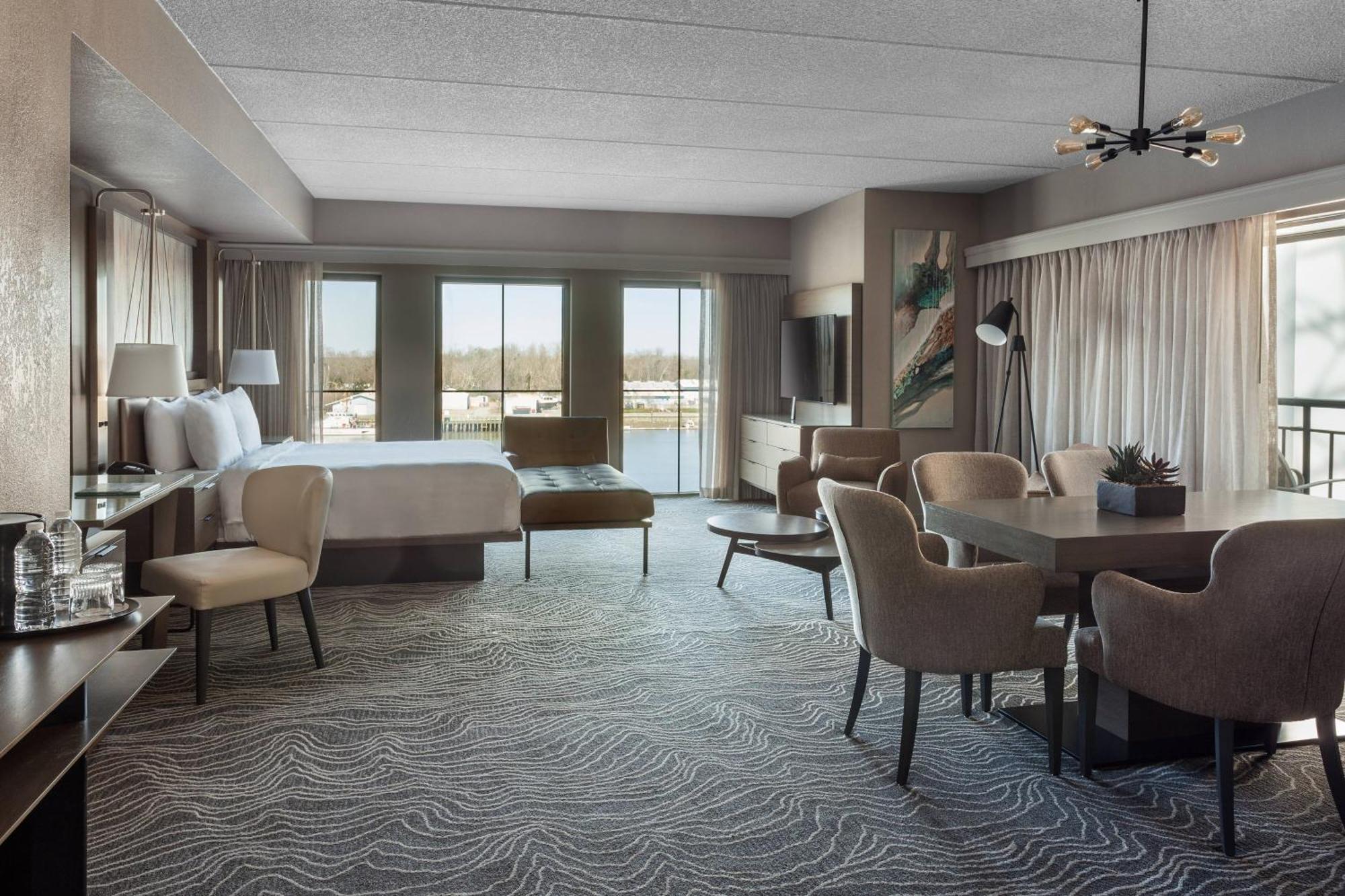 Marriott Savannah Riverfront Exterior photo