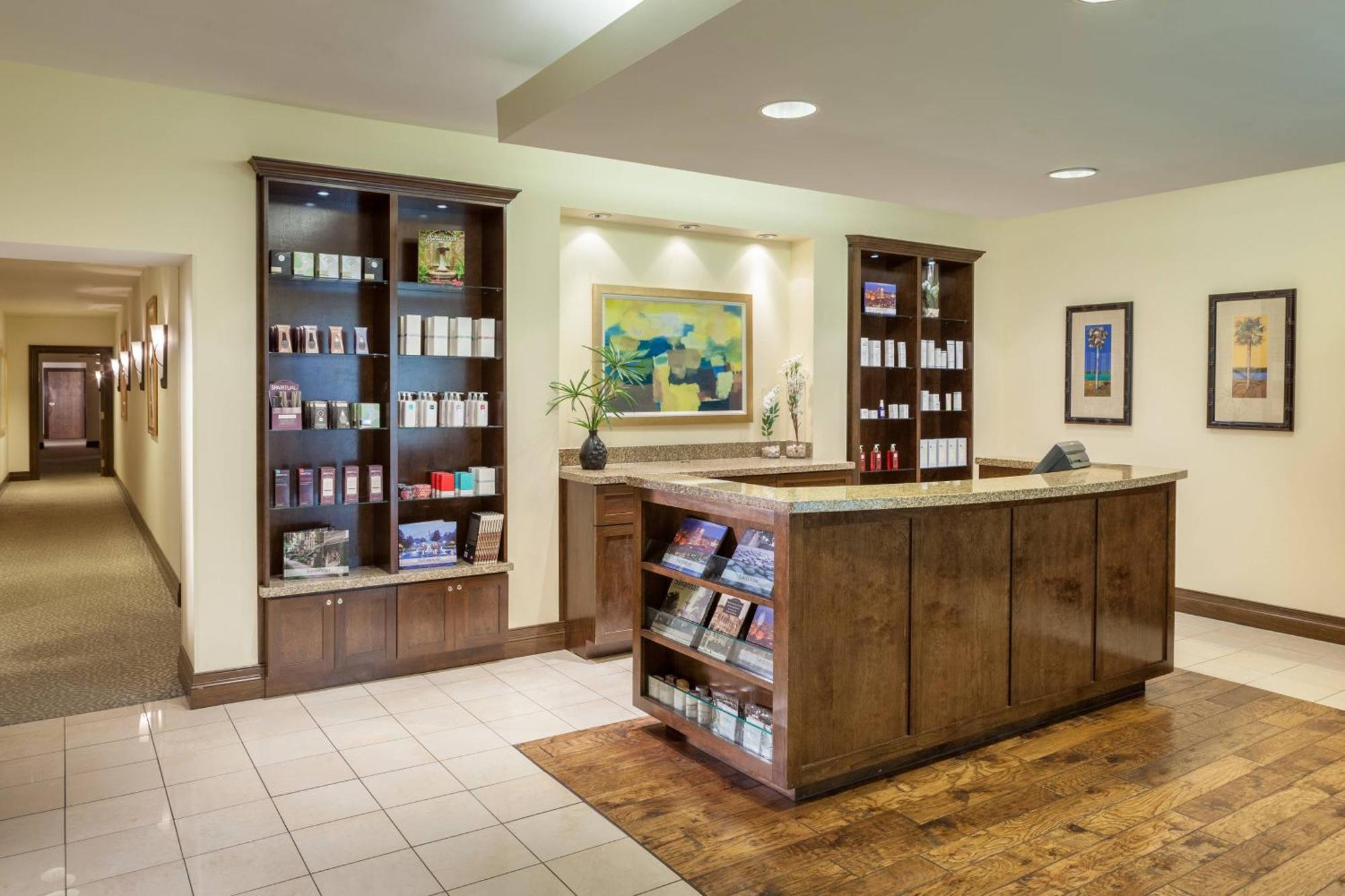 Marriott Savannah Riverfront Interior photo