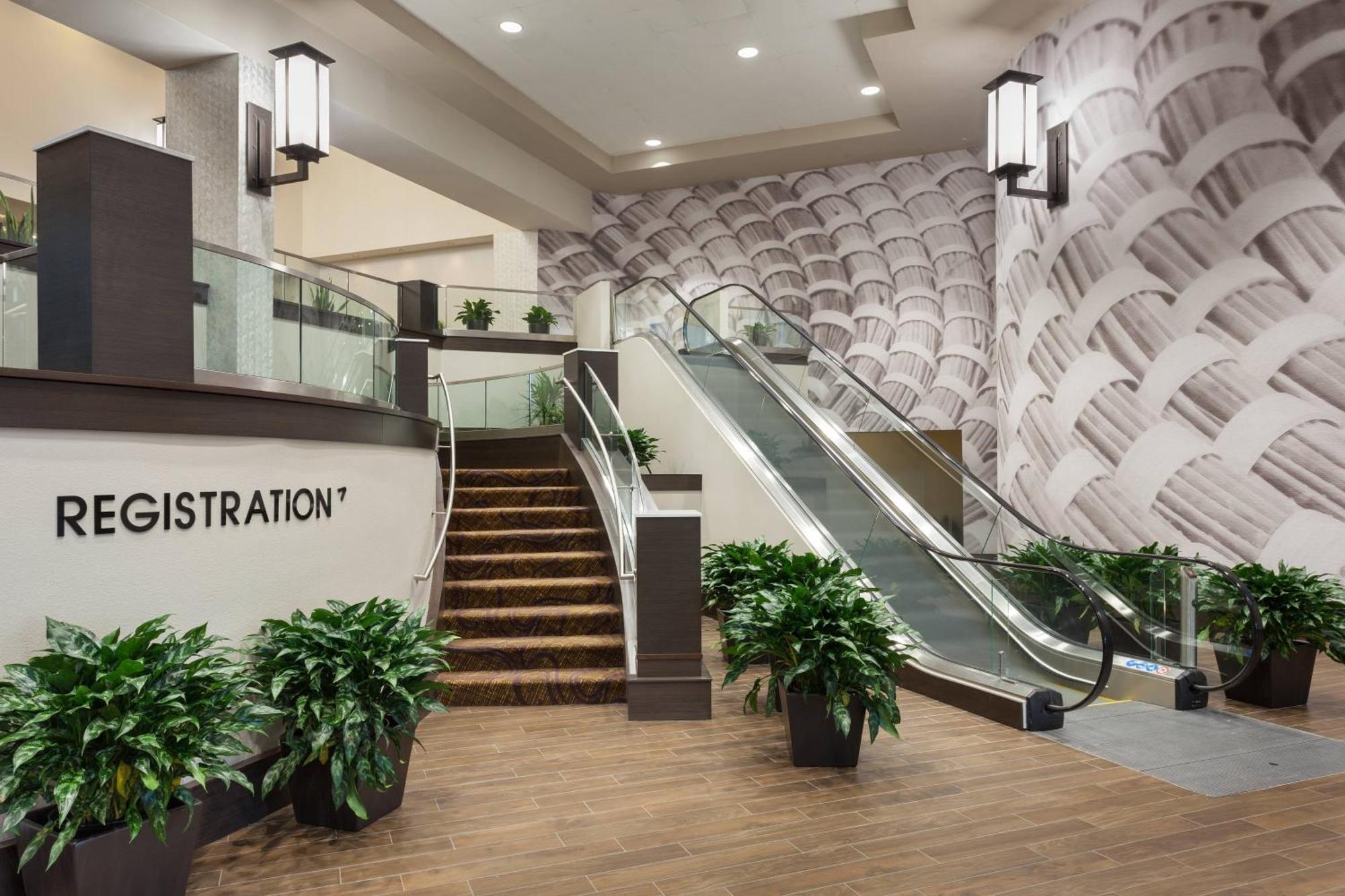 Marriott Savannah Riverfront Interior photo