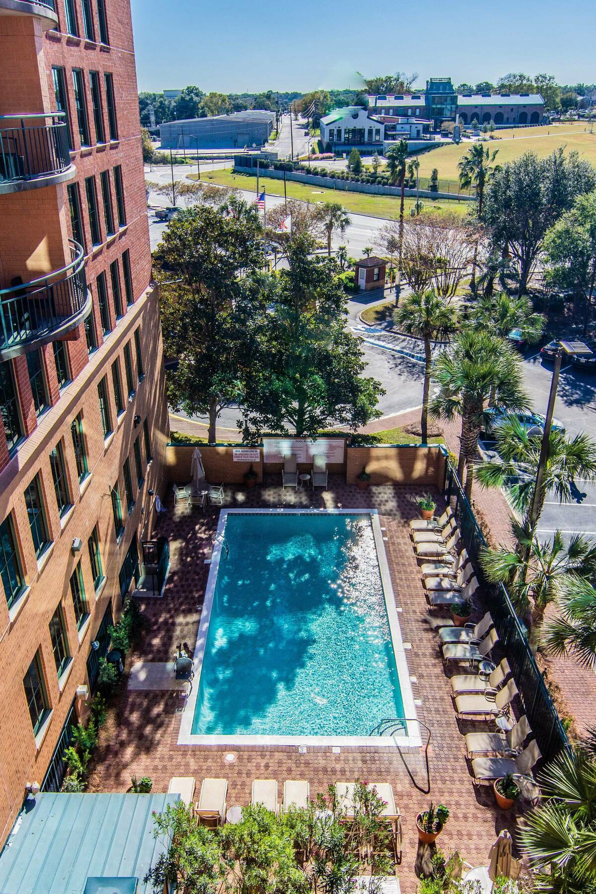 Marriott Savannah Riverfront Exterior photo